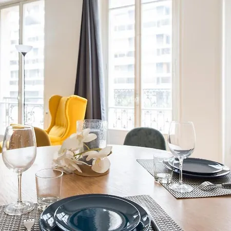 2 BR Appartement Near Tour Eiffel&Trocadéro Parigi Esterno foto